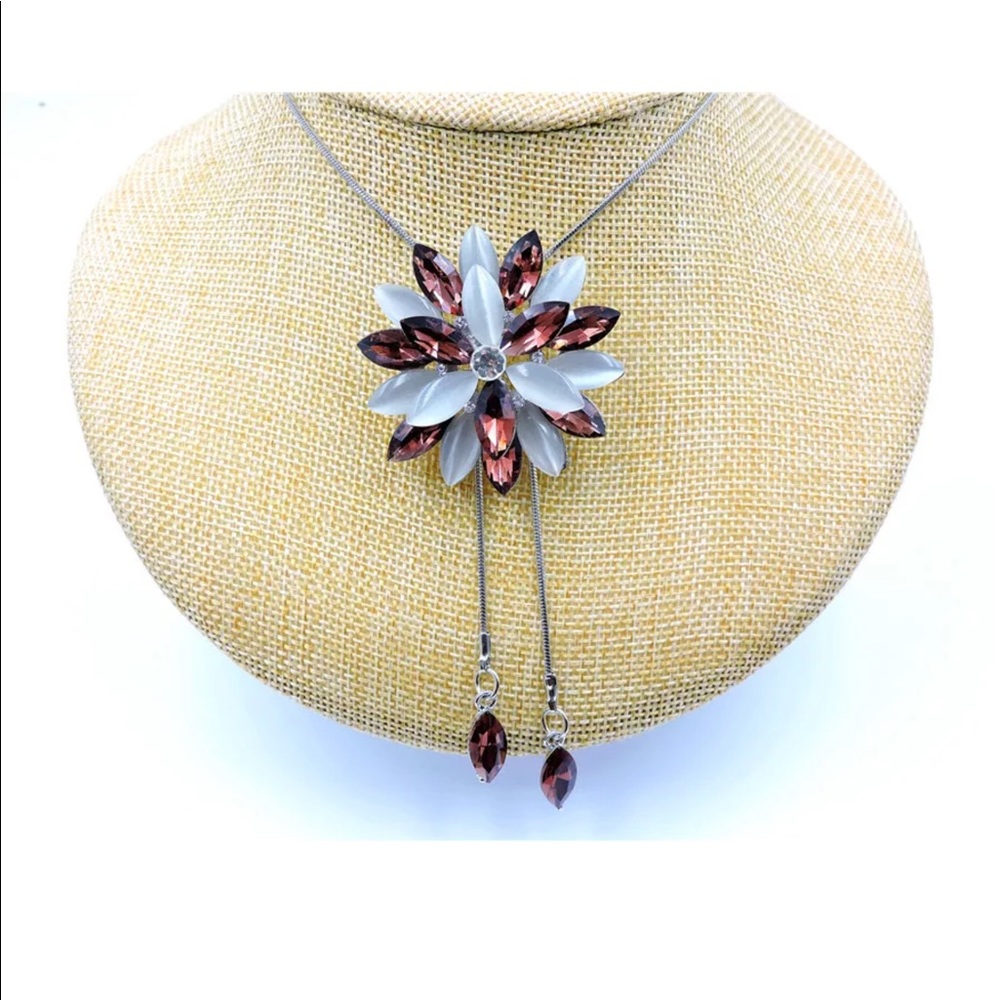 Rhinestone Crystal Flower Necklace